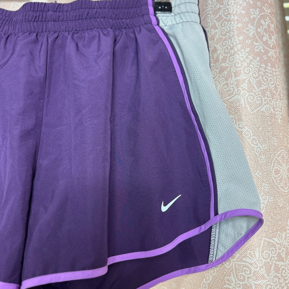 Nike Running Shorts Purple Dri-Fit Size Medium w/ Liner Brief - Picture 2 of 7